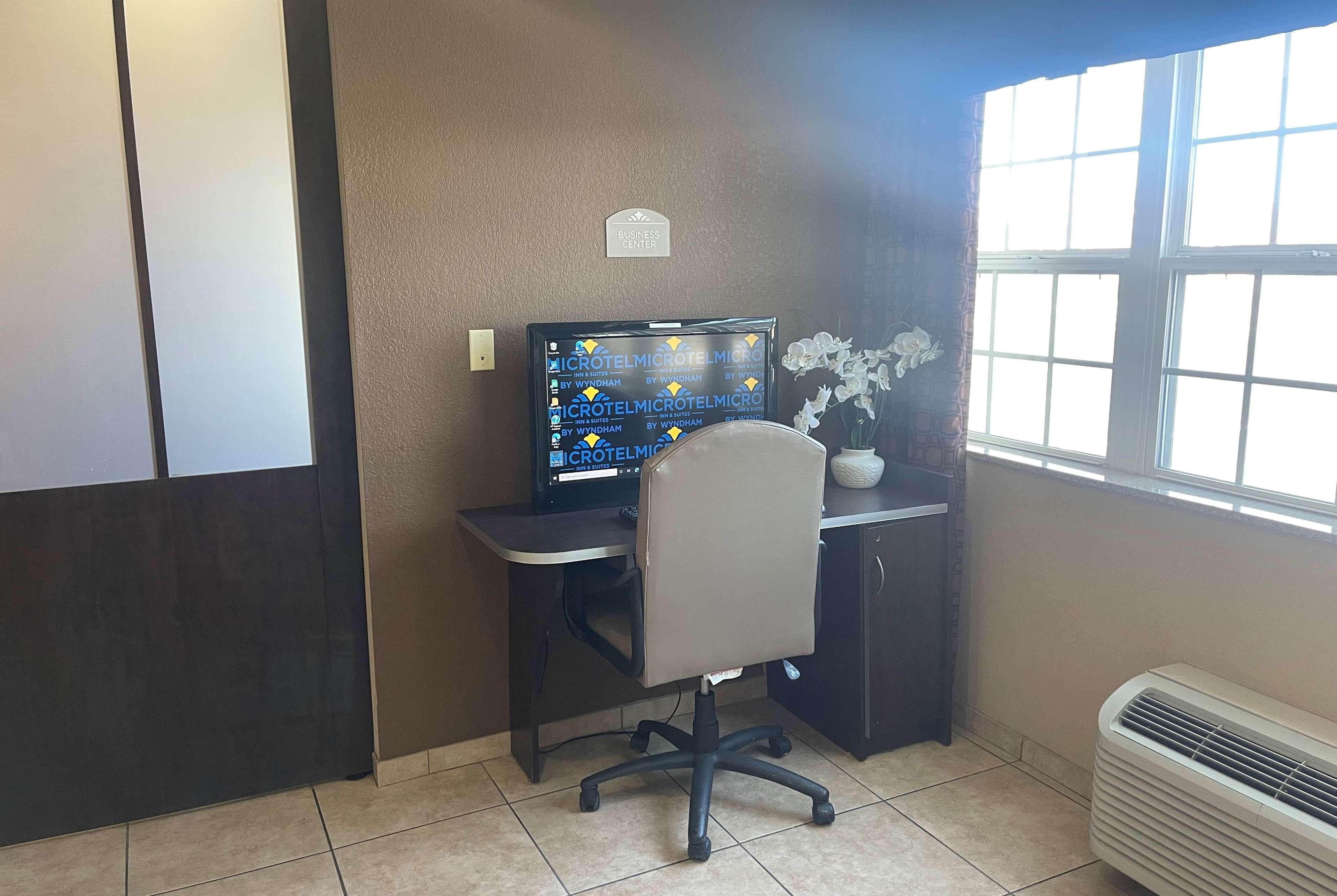 Microtel Inn & Suites By Wyndham Harrisonburg Extérieur photo