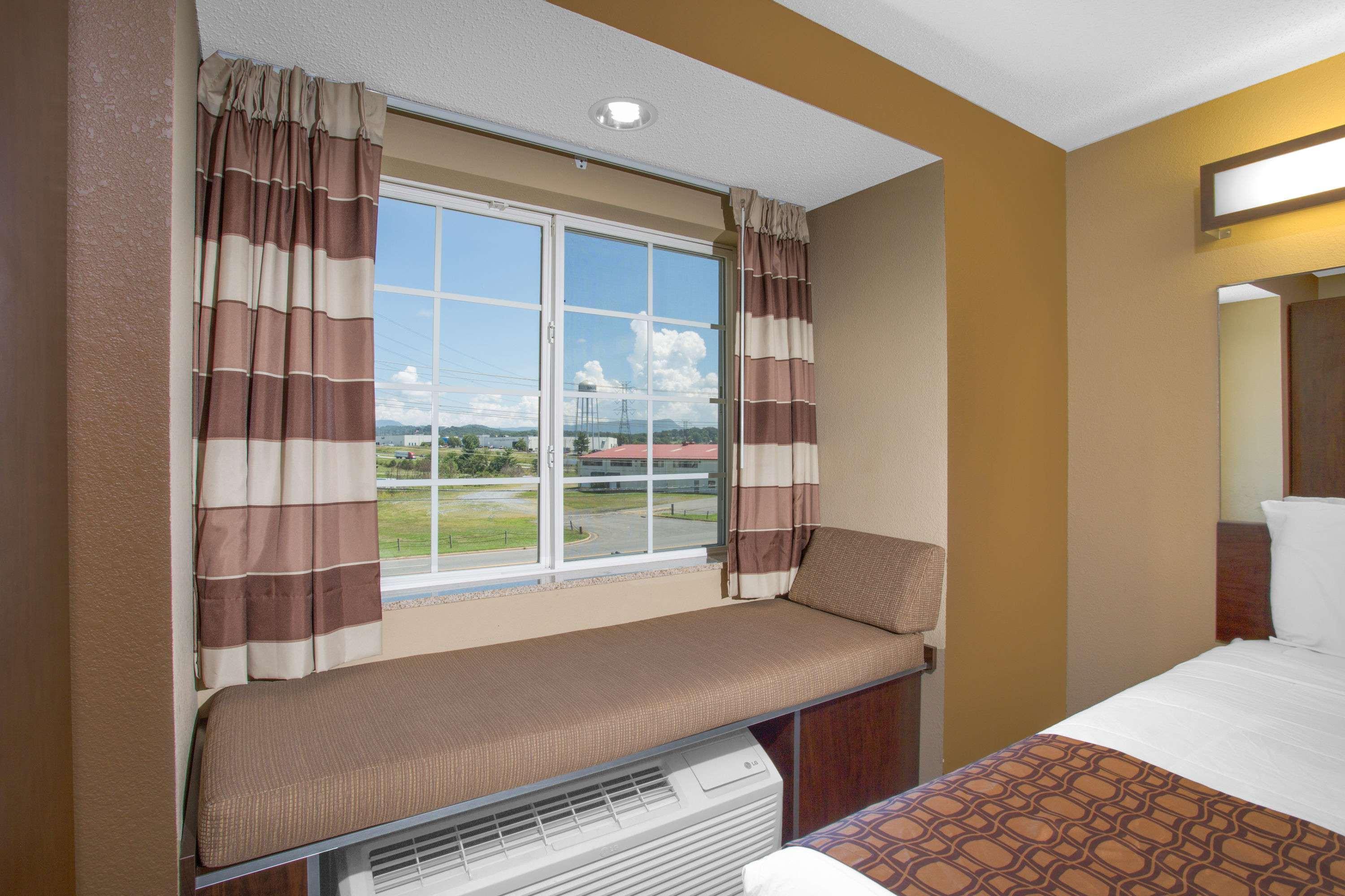 Microtel Inn & Suites By Wyndham Harrisonburg Extérieur photo